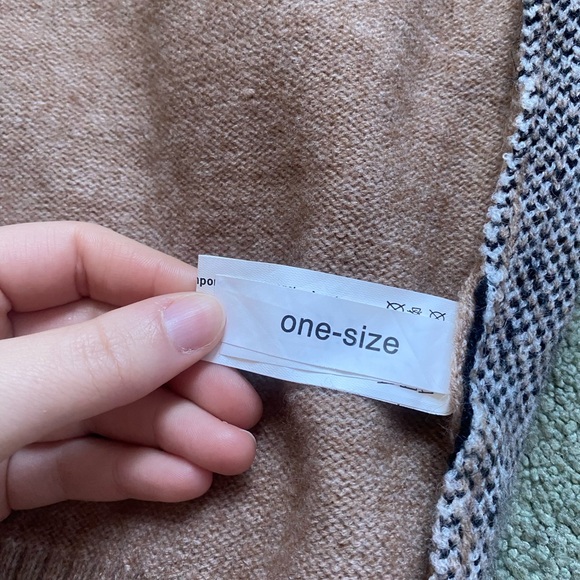 Sweater Vest - Picture 3 of 4